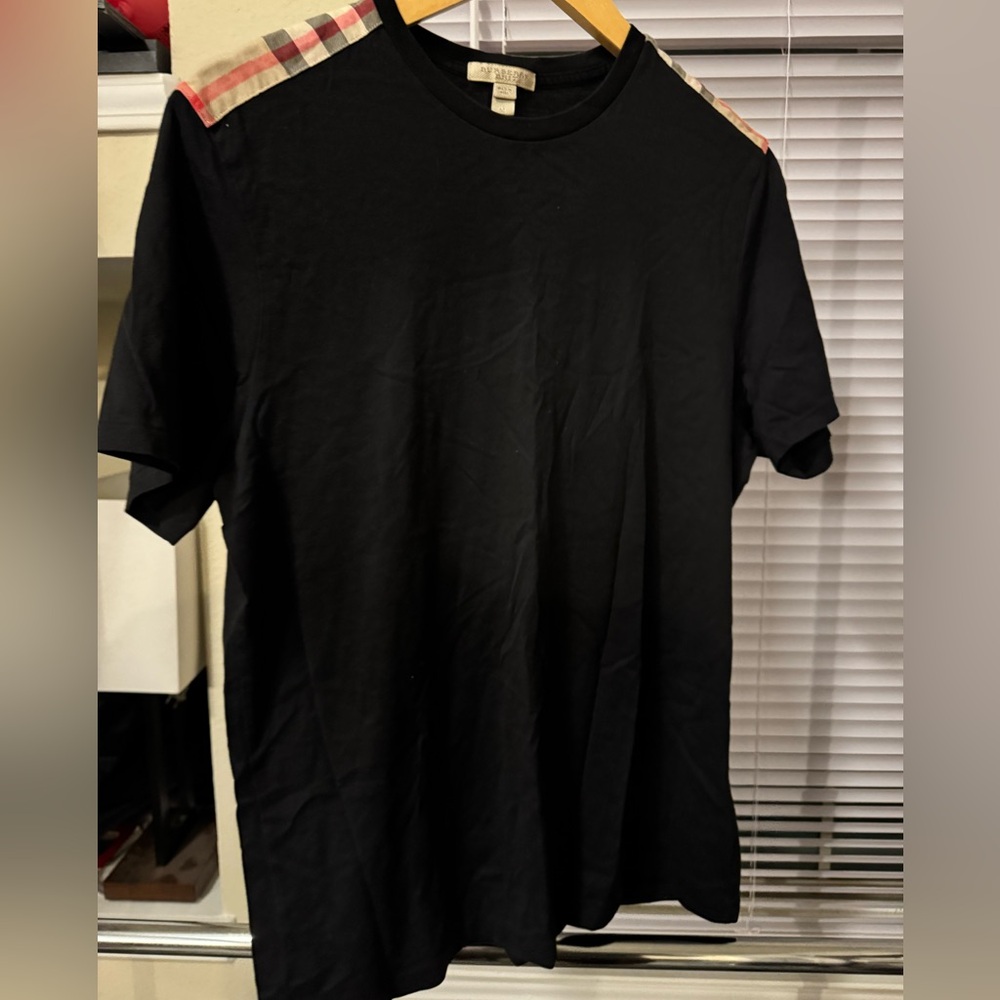 Burberry Men’s T-shirt, Size Medium